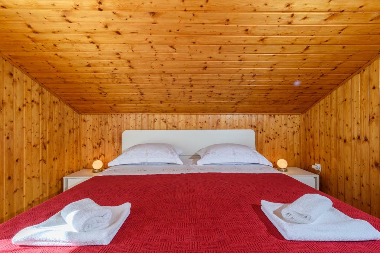Accommodation Mamut Трогир Екстериор снимка
