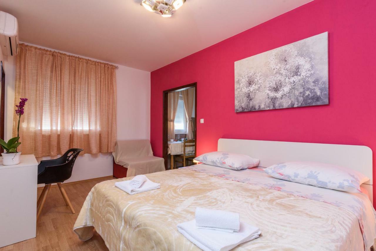 Accommodation Mamut Трогир Екстериор снимка
