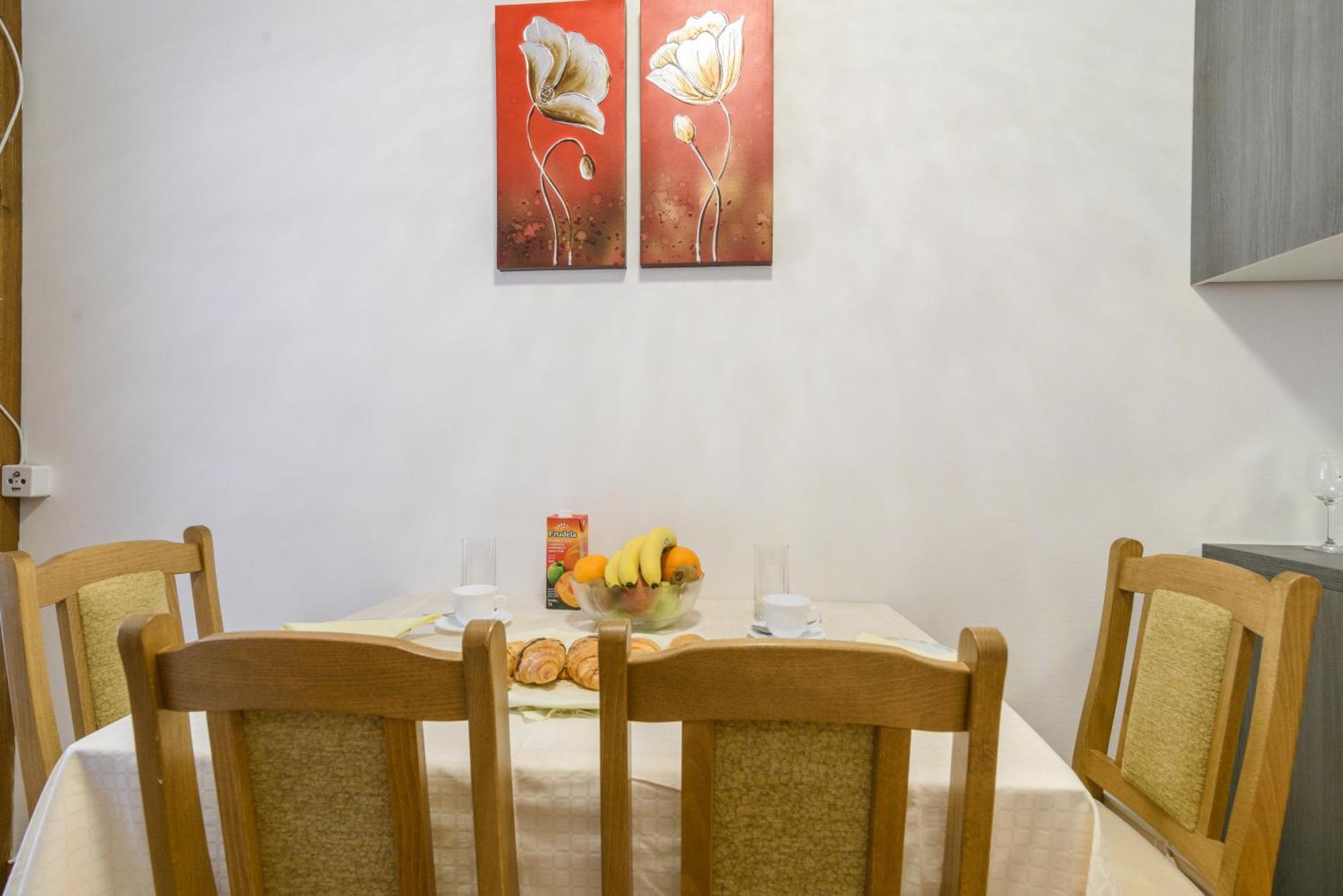 Accommodation Mamut Трогир Екстериор снимка