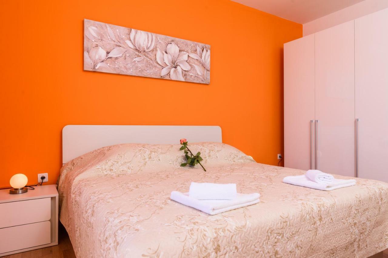 Accommodation Mamut Трогир Екстериор снимка