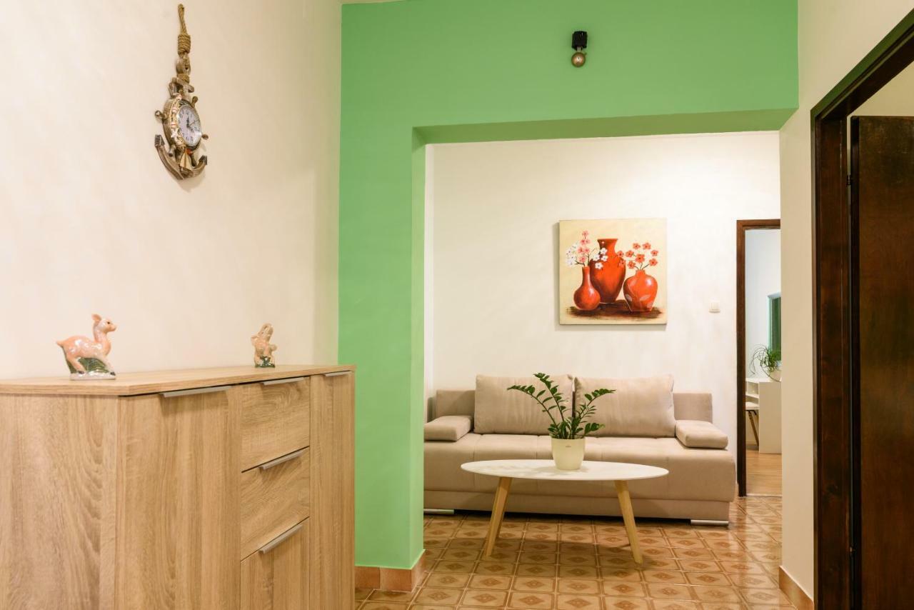 Accommodation Mamut Трогир Екстериор снимка