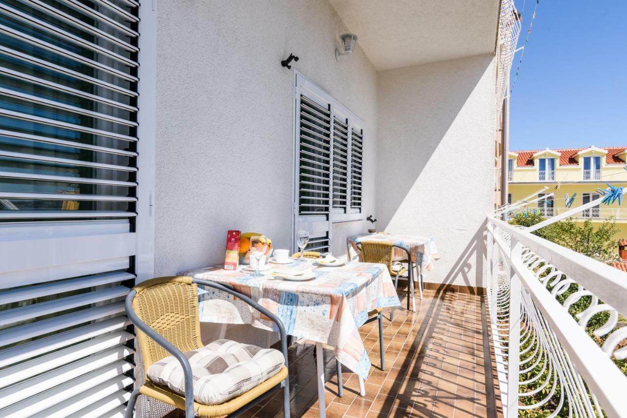 Accommodation Mamut Трогир Екстериор снимка