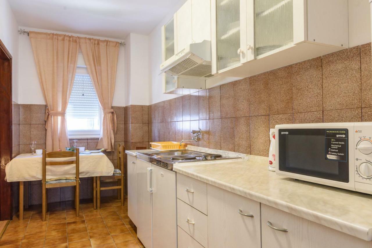Accommodation Mamut Трогир Екстериор снимка