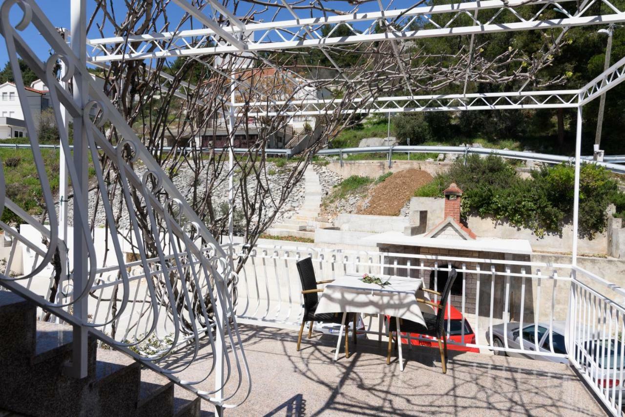 Accommodation Mamut Трогир Екстериор снимка