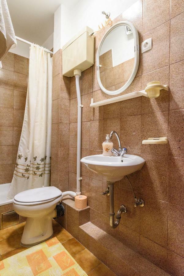 Accommodation Mamut Трогир Екстериор снимка